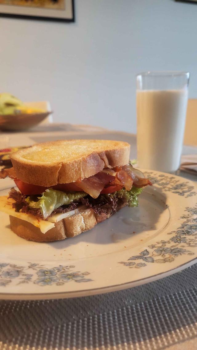 BLT