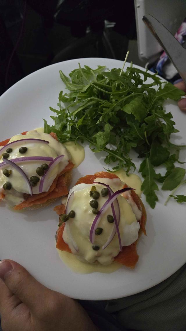 Eggs Benny